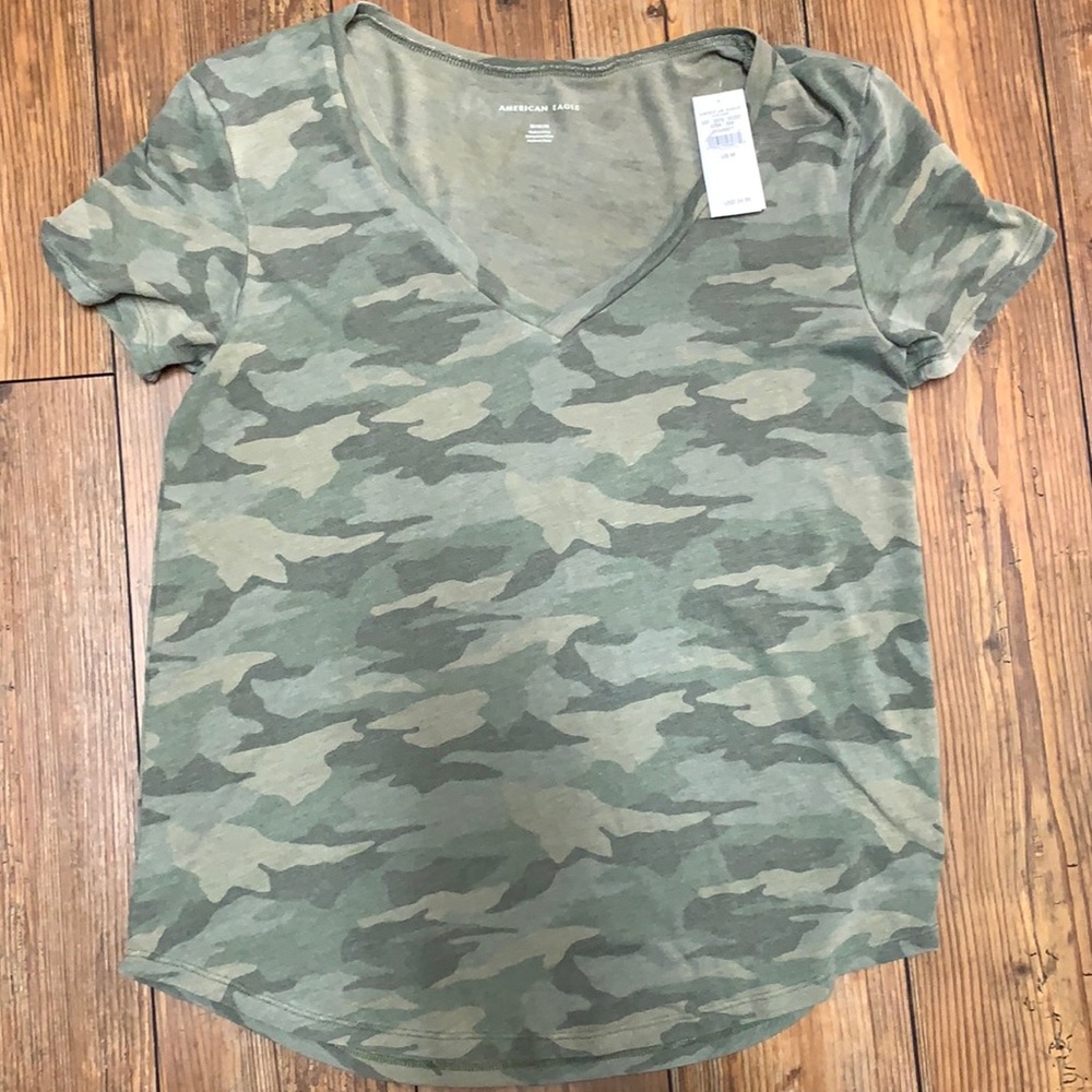 American eagle v neck